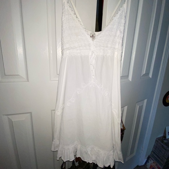 100% Cotton White Beach Dress - Picture 2 of 7